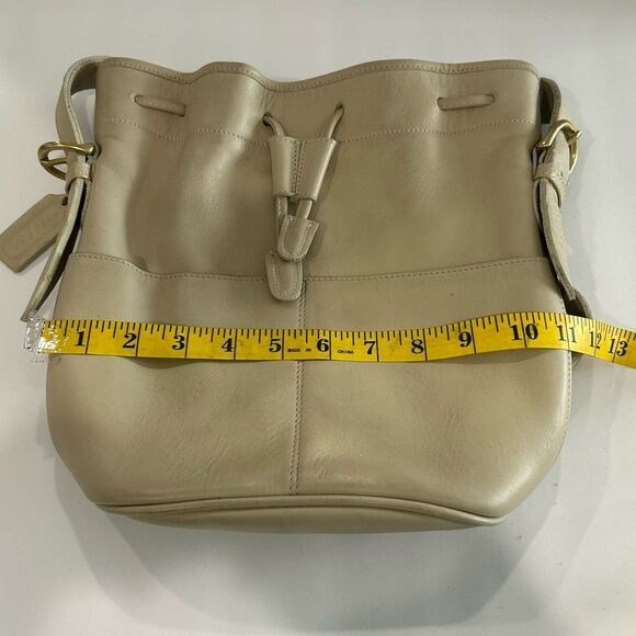 Coach Handbag Women's Size Med Color Bone Cream Drawstring Crossbody Leather Bag - Picture 7 of 10